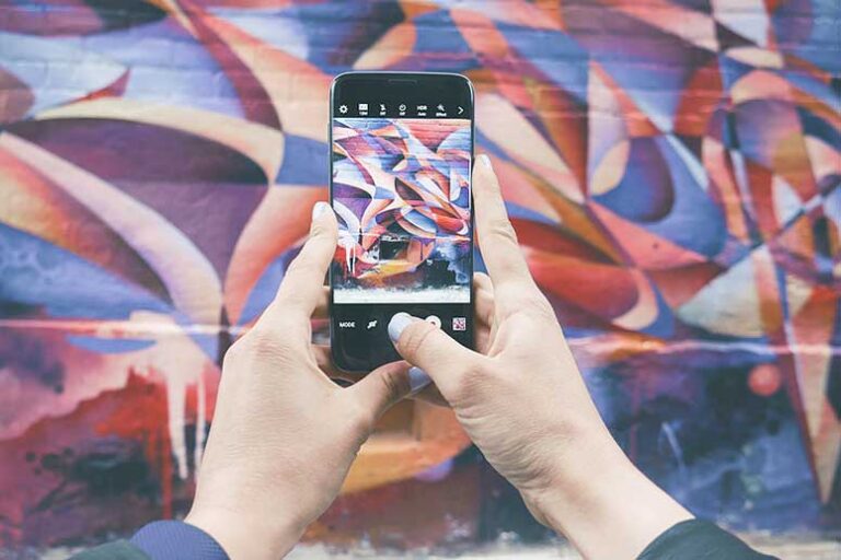 Here’s What You Need To Know About Tagging Products In IG Stories
